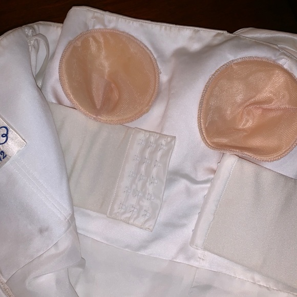 Enzoani Michelle One-shoulder Mermaid Bridal Gown - Picture 5 of 7